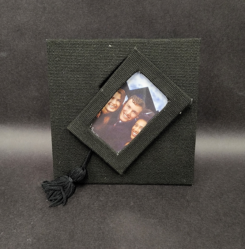 Graduation Memento Box (SKU 1042476681)